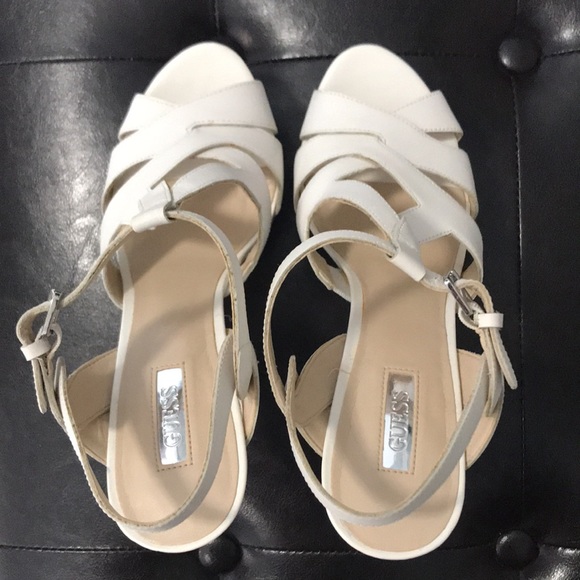 Guess platform heels. Brand new. Size 7.5 - Picture 3 of 9